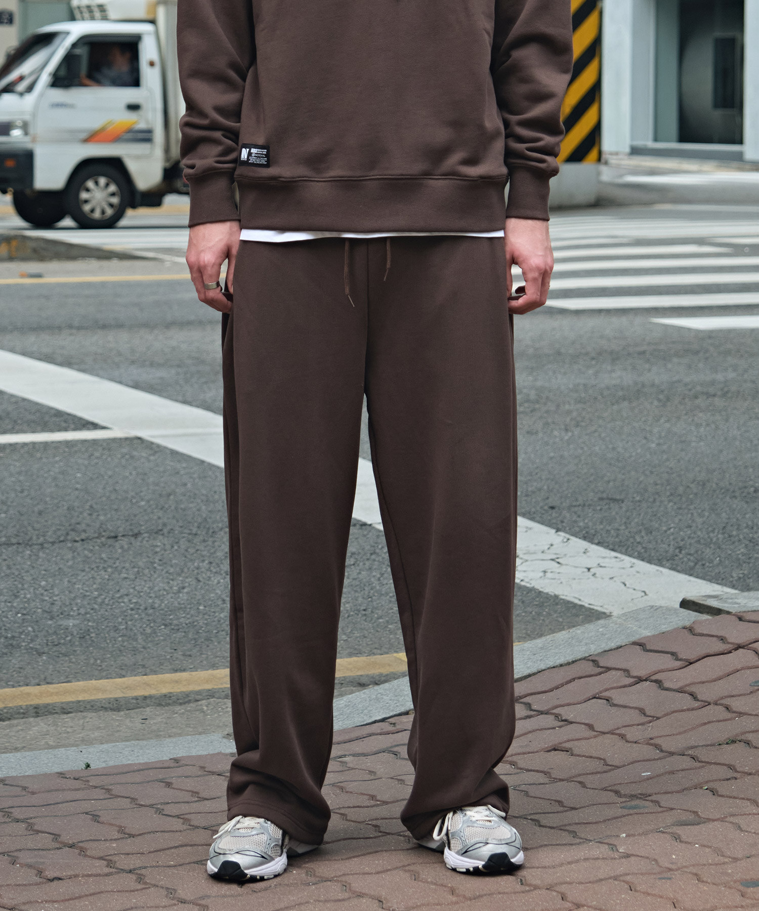 Side Pin-Tuck Sweat Pants