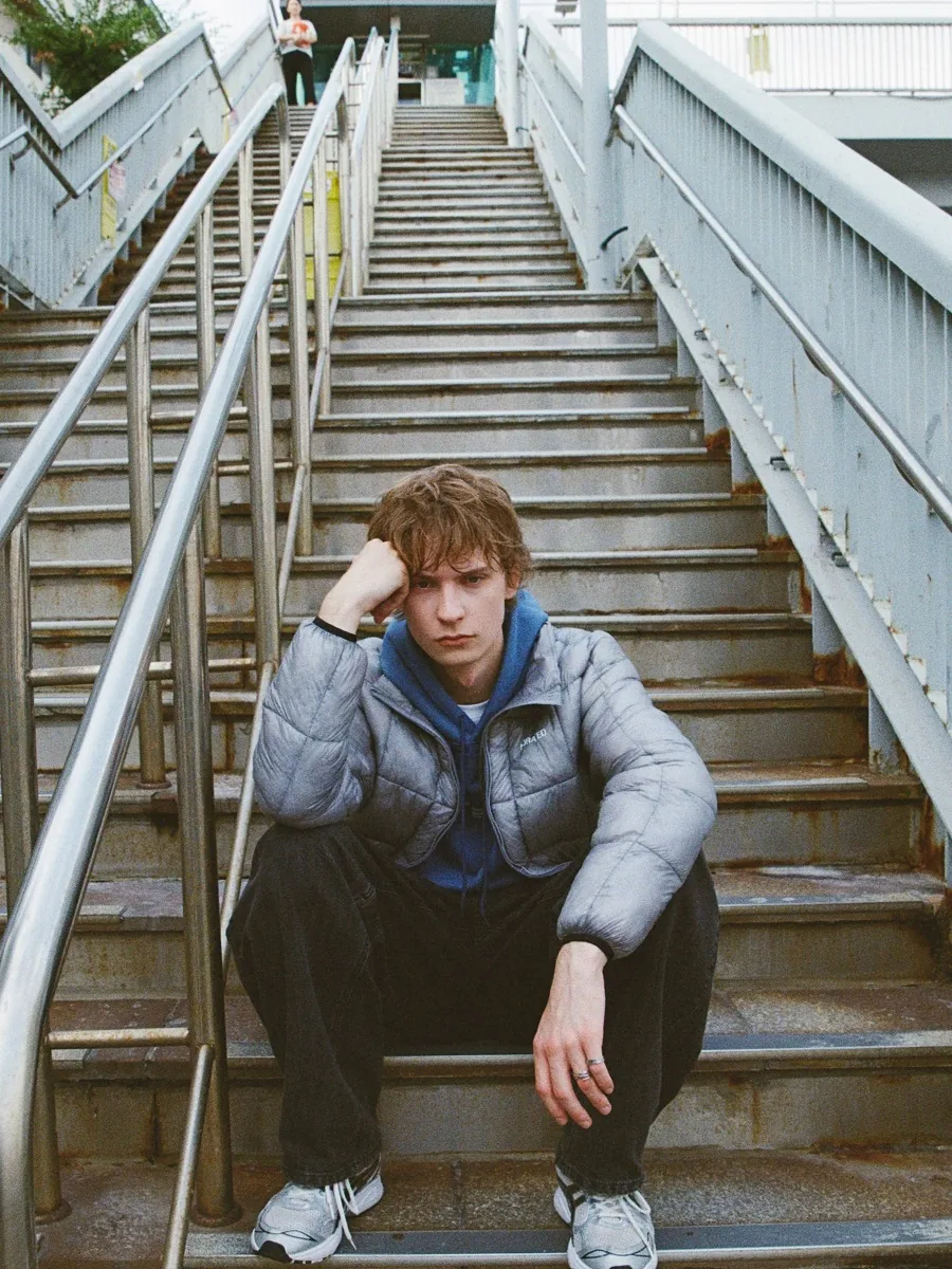 Curved Denim Pants 3